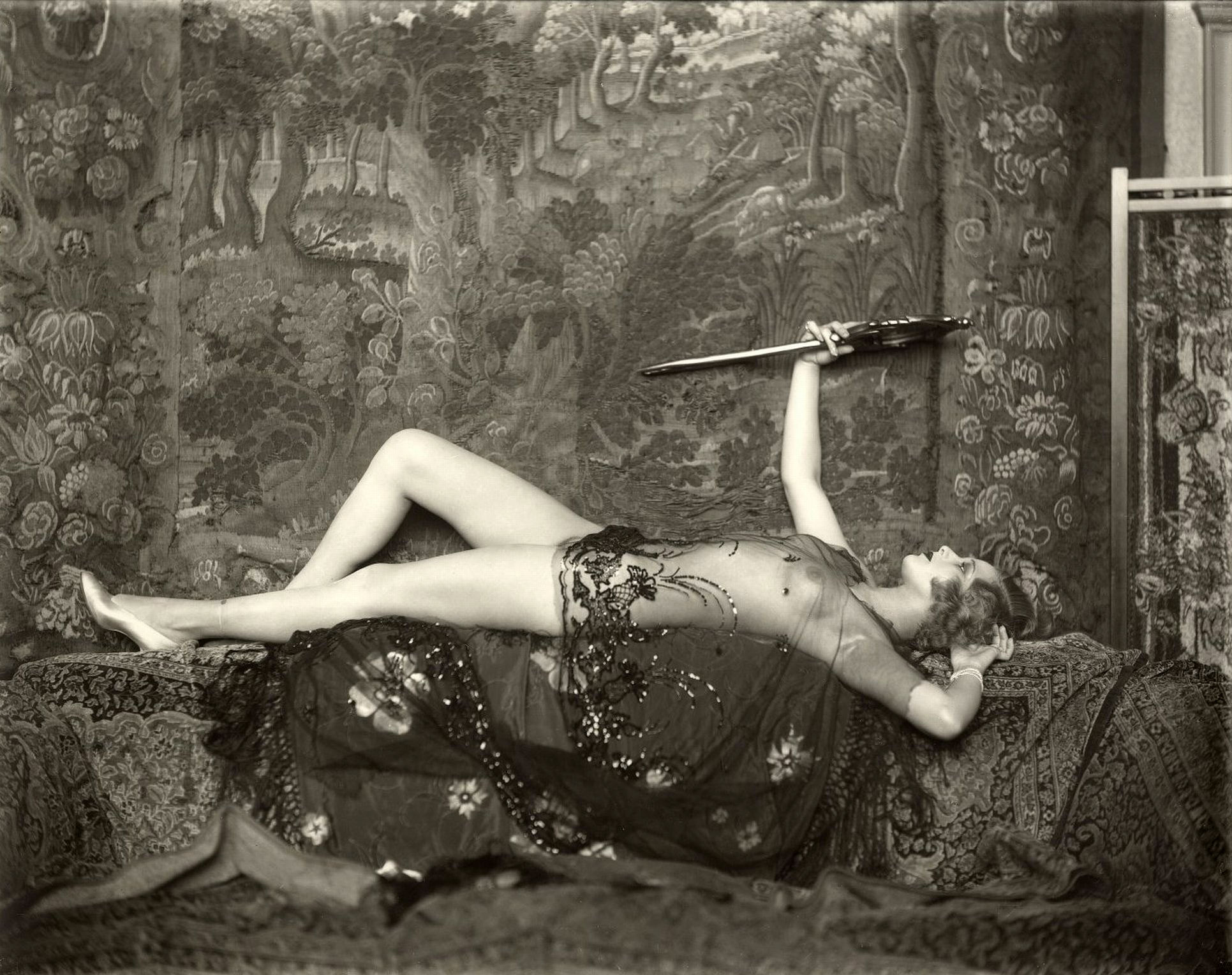 Alfred Cheney Johnston_1928_Ziegfeld Follies Girls_Hazel Forbes (lying).jpg